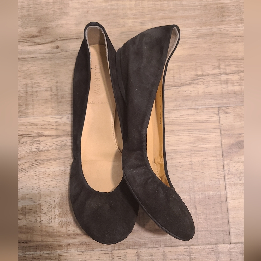 J. Crew Black Suede Round-Toe Ballet Flats 💜
